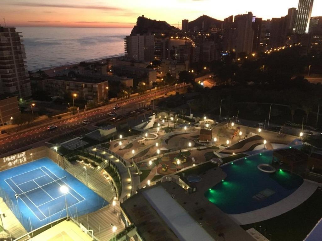 ベニドルムSunset Drive, Cerca De La Playa Ponienteアパートメント エクステリア 写真